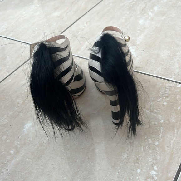 Gucci Exotic Fur leathers heels zebra print with box Worn twice! - Picture 5 of 14